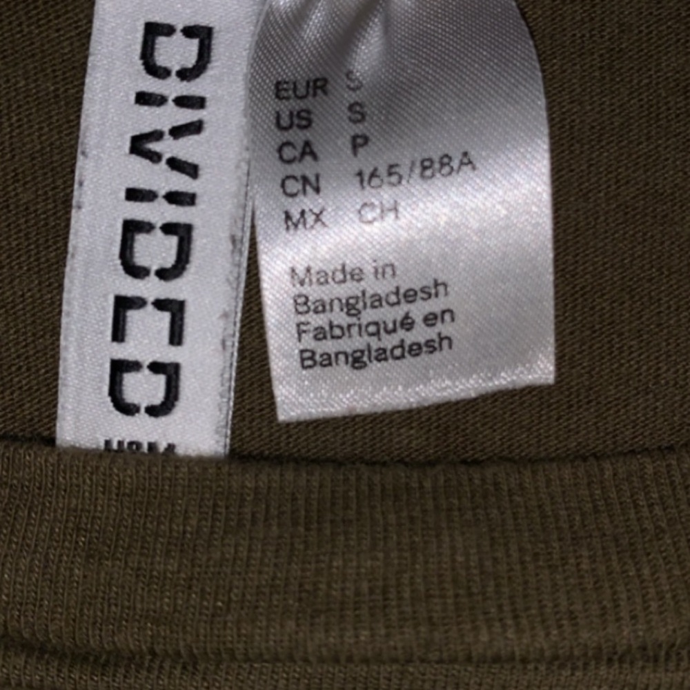 H&M t-shirt - Picture 2 of 2